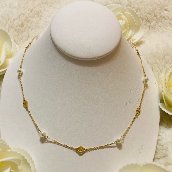 ✨HP✨Tory Burch Pearl And Logo Necklace - Picture 3 of 11